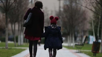 Cinsel istismar ya da uyuşturucu suçlusu, çocuk olan yerde çalışamayacak