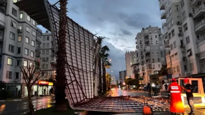 Antalya şiddetli yağış hayatı olumsuz etkiledi