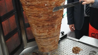 Tavuk döner skandalı! 999 kişiyi hastanelik etti, serbest kaldı