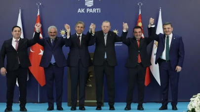 4 Ayrı Partiden 7 Belediye Başkanı AK Parti'ye katıldı: Rozetlerini Cumhurbaşkanı Erdoğan taktı