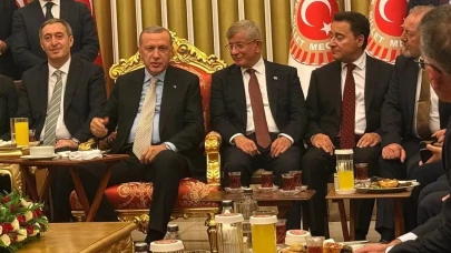 Yıllar sonra yan yana geldiler! İşte TBMM'deki ses getiren fotoğrafın perde arkası