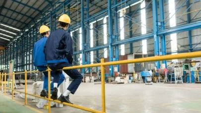 Yunanistan’da çalışma saatleri artırıldı: Günlük 13 saatlik mesai resmen kabul edildi