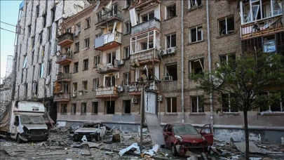 Kiev'e Balistik Füze Saldırısı: 2 ölü, 13 yaralı