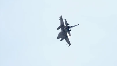 Fethiye semalarında nefes kesen gösteri: F-16’lar Ölüdeniz üzerinde uçtu