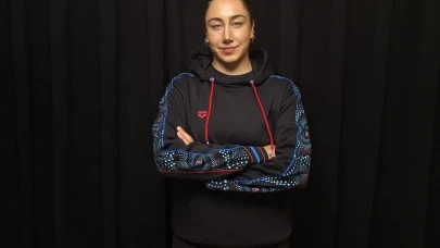 Elif Berke Türkiye şampiyonu oldu: 39 kilometreyi 14 saatte yüzdü