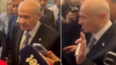 Bahçeli o soruyu cevapsız bıraktı: El hareketine dikkat!