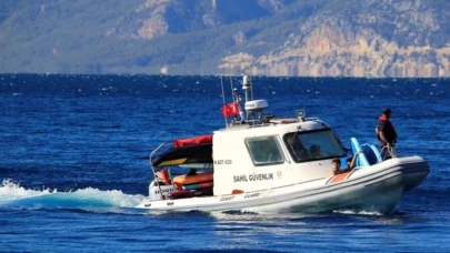 Antalya açıklarında rüzgar faciası: 19 genç 2 mil denizde sürüklendi