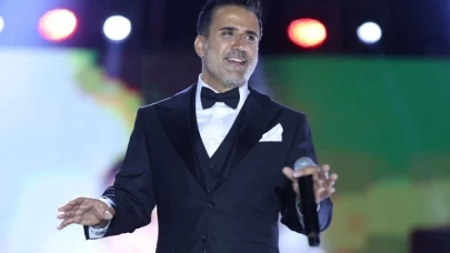 Şarkıcı Emrah yıllar sonra sahneye döndü! Bakü konserinde duygusal anlar