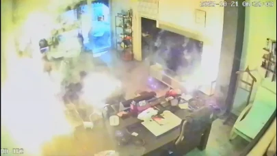 Sakarya’da teknik serviste batarya yangını: 400 bin TL’lik zarar