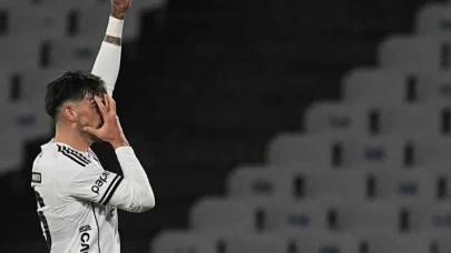 Beşiktaş, Fatih Karagümrük engelini 2 golle geçti