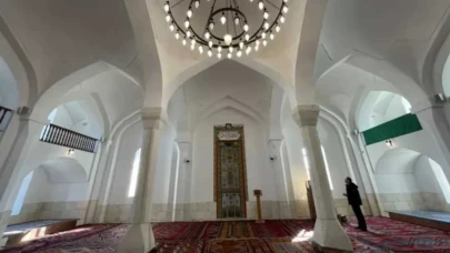 Karabağ’daki tarihi Cuma Mescidi yeniden ibadete açıldı