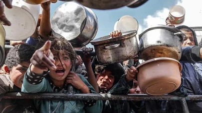 İsrail, yardım girişini kısıtladı: Sadece 200 tırın girişine izin verildi