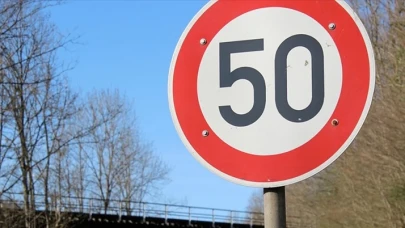 Sürücülerin beklediği haber! Hız sınır tabelaları tek tek kaldırılıyor