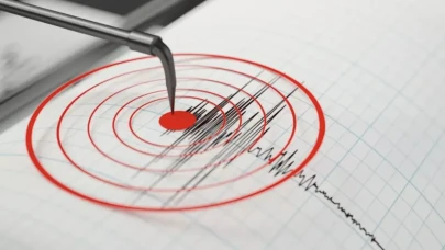 Balıkesir Sındırgı'da 4.3 Büyüklüğünde Deprem Paniği