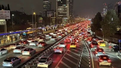 İstanbul’da akşam trafiği kilitlendi: Yoğunluk yüzde 83’e ulaştı