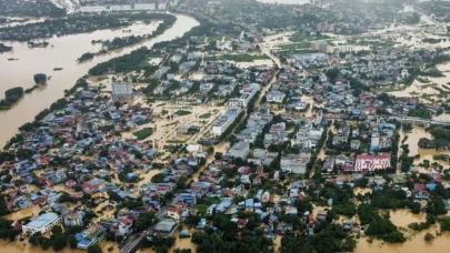 Vietnam'da sel ve heyelan felaketi: 28 ölü, binlerce ev sular altında