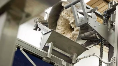 Yunanistan’da feci kaza: Eşarbı hamur makinesine takılan kadın hayatını kaybetti