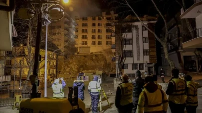 Çankaya'da kontrollü yıkım felakete döndü: Bina aniden çöktü