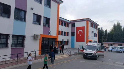 Sınıfta yangın tüpü sıktılar: 15 öğrenci kimyevi tozdan etkilendi