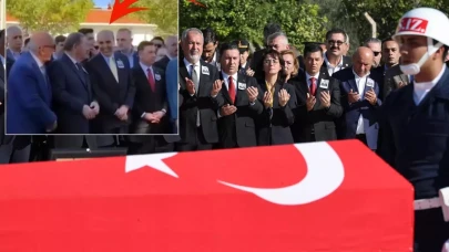Şehit cenazesinde tepki çeken görüntü: Protokolün tavrı büyük infial yarattı
