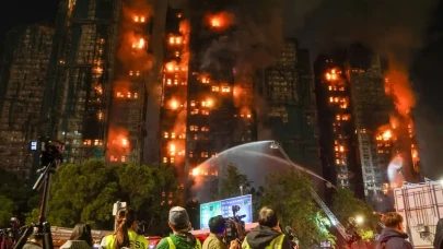 Hong Kong’daki gökdelende büyük facia: 36 ölü, 279 kişi kayıp! Alevler sitede dehşet saçtı