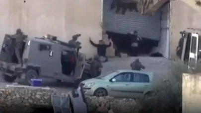 İsrail teslim olan 2 Filistinli'yi vurarak öldürdü