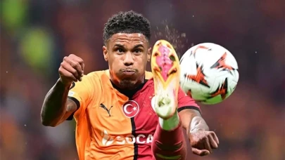 İsmail Jakobs stattan ayak bileği sargılı ayrıldı