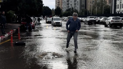 O ilimizde kuvvetli sağanak kentte hayatı durma noktasına getirdi