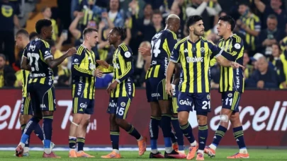 Fenerbahçe Kayserispor’u 4-2 yendi puan farkını 1’e düşürdü