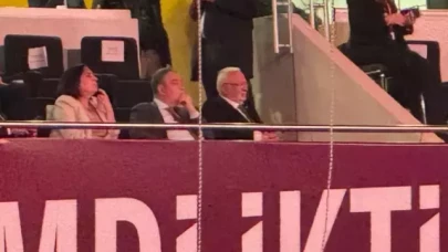 CHP Kurultayında Sürpriz Gelişme: İzlenen Video Nedeniyle AK Partili Elitaş Gösteri Alanını Terk Etti