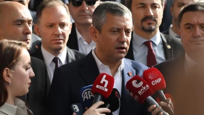 Özgür Özel’den Mansur Yavaş açıklaması: “Siyasi operasyonlara karşı başkanlarımızın arkasındayız”