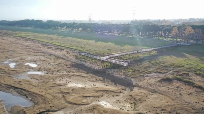 İznik Gölü’nde korkutan çekilme: Feribot iskelesine yürüyerek gidiliyor