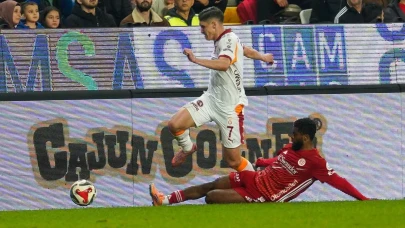 Galatasaray, Antalyaspor'u Deplasmanda 4-1 Mağlup Etti
