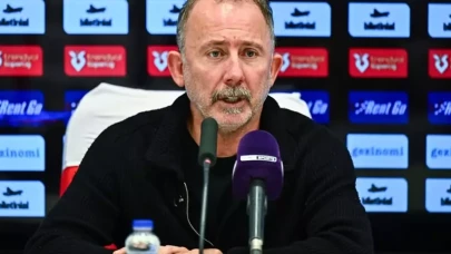 Sergen Yalçın biletlerini kesti! Beşiktaş'ta Necip Uysal ve Mert Günok'tan sonra 2 ayrılık daha