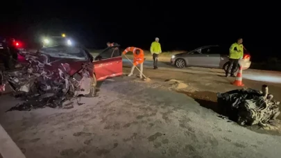 Gece Yarısı Katliam Gibi Kaza! Polis Kovalamacası Can Aldı: 5 Ölü, 1 Yaralı