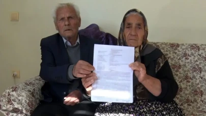 Yaşlı çiftin 10 yıllık emeği bir telefonla kül oldu