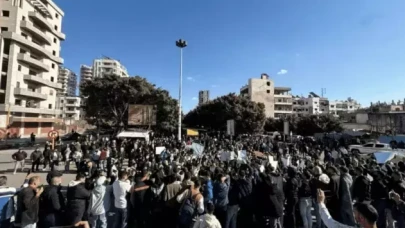 Suriye’de Baas yanlıları sokağa indi: Güvenlik güçlerine saldırıda 3 ölü, 60’tan fazla yaralı