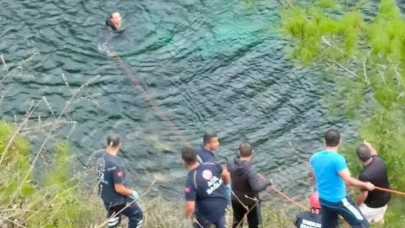 Eşini ve çocuğunu öldürüp kaza süsü vermişti: Cezaevinde kendini astı