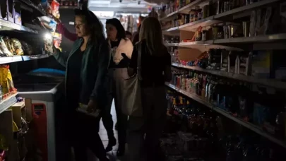 Karanlığa gömülen İspanya, elektriği Afrika ülkesinden çekmeye başladılar