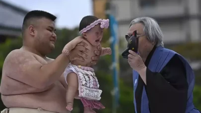 Japonya'da asırlık ilginç gelenek, bebeklerden ilk ağlayan kazandı