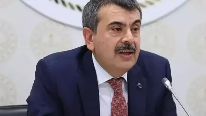 Depremden sonra İstanbul'da 3'ü tarihi 4 okul binası boşaltıldı