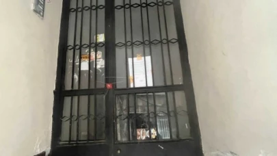 Fatih’te deprem sonFatih’te deprem sonrası 3 bina mühürlendirası 3 bina mühürlendi