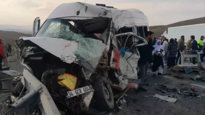 Van'da katliam gibi kaza: 6 ölü, 13 yaralı
