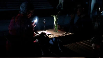 İspanya ve Portekiz'deki elektrik kesintisinin gerçek sebebi ne? Kenara pil ve mum koyun