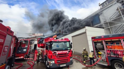 İstanbul Sancaktepe'de fabrika yangını patlama sesleri duyuluyor