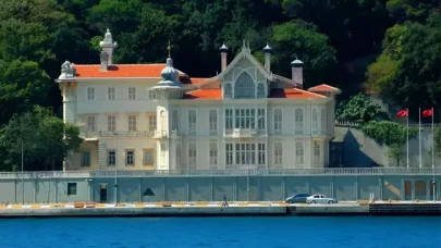 İstanbul Boğazı'ndaki lüks yalılar apar topar satışa çıkarıldı