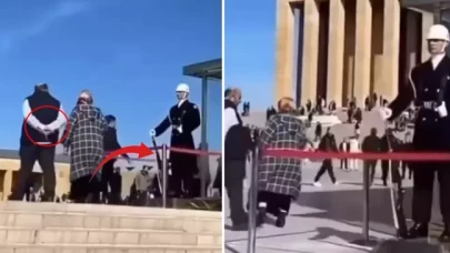 Anıtkabir'de nöbet tutan askerin görüntüsü izleyenleri ikiye böldü