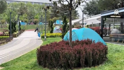İstanbul'da deprem endişesi! Vatandaşlar parklarda kalıyor