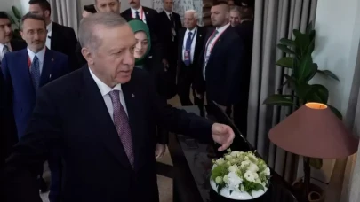 Zirveye damga vuran an! Erdoğan, karşısında görünce dayanamadı: Gel bir sarılayım sana