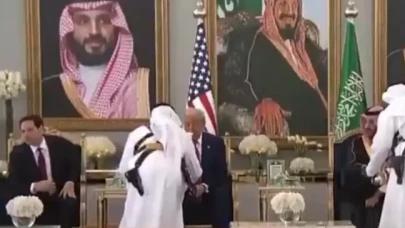 Trump'ın Orta Doğu acemiliği! İkram karşısında ne yapacağını bilemedi